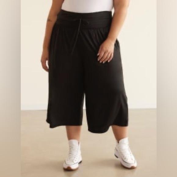 COPY - Responsible, Wide Leg High-Rise Crop Pant - Active Zone - Picture 1 of 1
